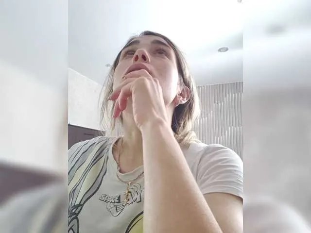 Angel1102 on BongaCams