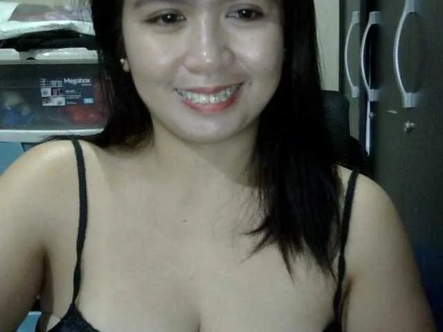 aubrey11 on BongaCams