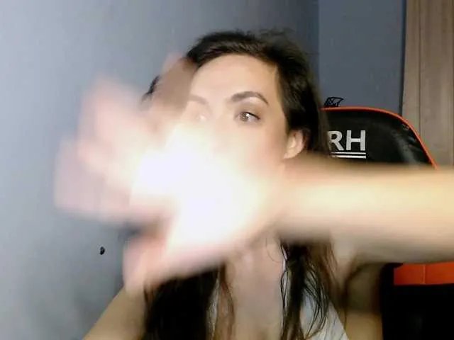 bellaqueen0701 on BongaCams