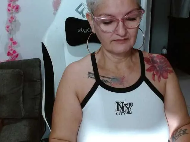 bety-cum3 — danse sexy +naked total 155 tips