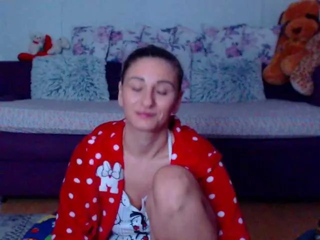 CassieSpell — 30 tks-ass...35 tks- flash tits...75 tks -flash pussy... 150 tks- naked.... 200 tks - dance ... 800 tks- cum show