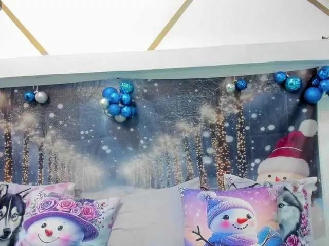 charlotte-111 on BongaCams