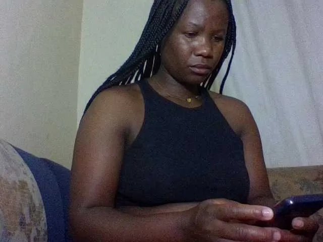 Creamier25 on BongaCams