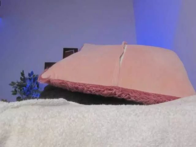 cute-honey on BongaCams