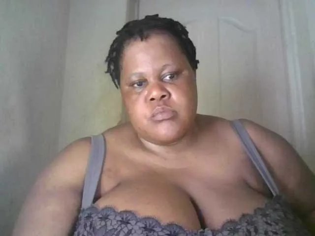 Ebonymagixs on BongaCams