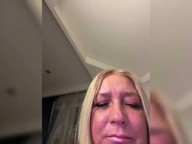 Eva-Bella on BongaCams