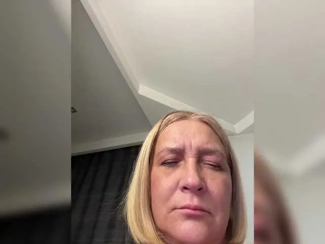 Eva-Bella on BongaCams