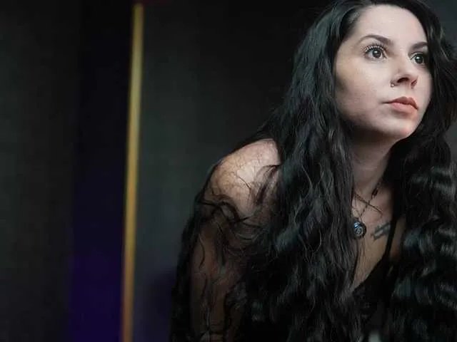 GiaEasyIce on BongaCams