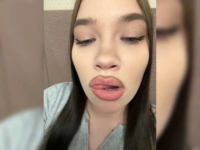 Glossmixdoll on BongaCams
