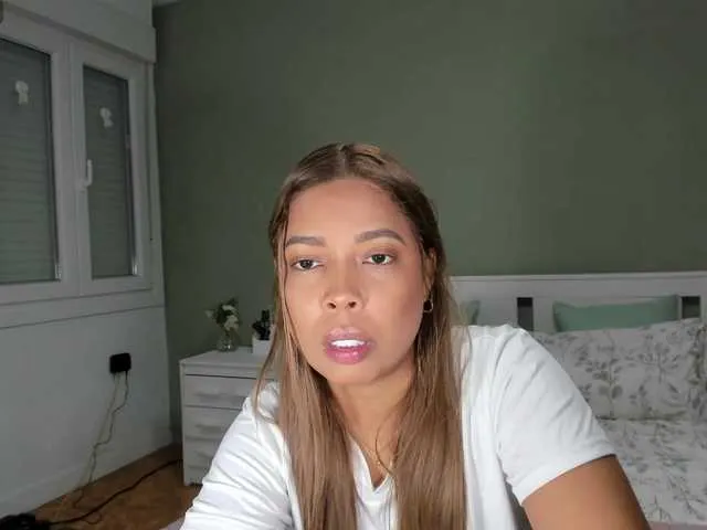 Iratii7 on BongaCams