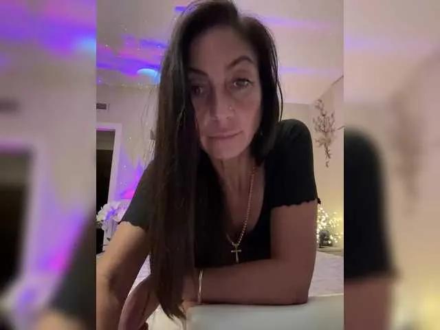 IrinkaGata — Real pleasure i love  tease,seduce,get hot together,play  and get real orgasm)lets spend hot moments together in my  roomwelcome