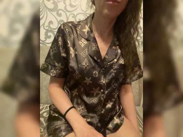 Karamelka111 on BongaCams 