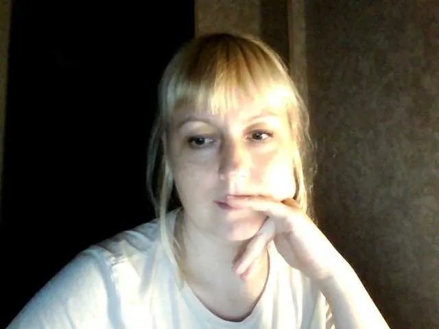 krisss2016 on BongaCams