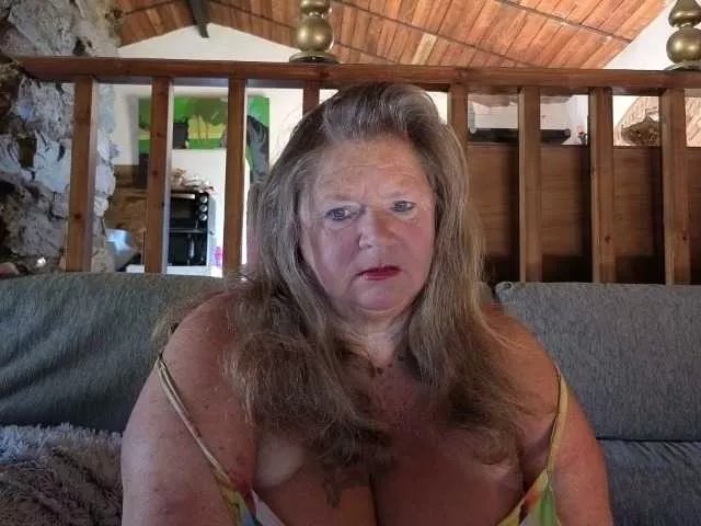 lady-vamp on BongaCams