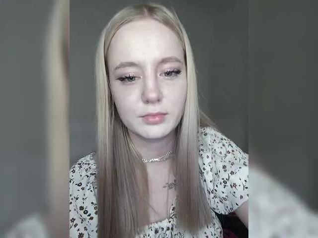 LolaMin on BongaCams