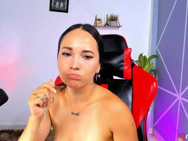 Lucyy-Rose on BongaCams