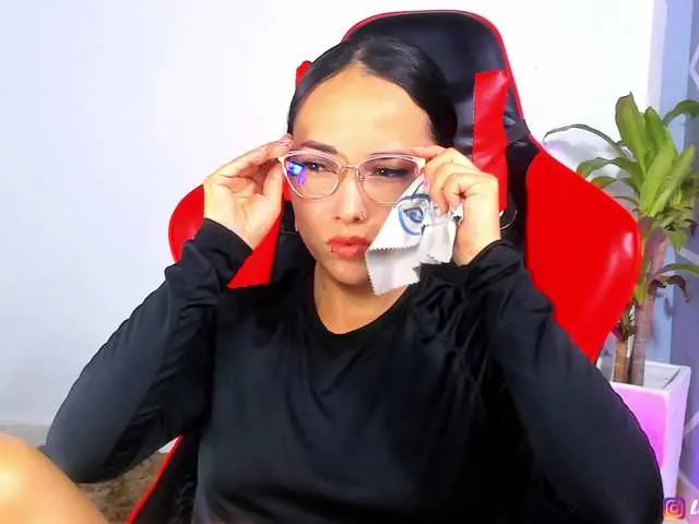 Lucyy-Rose on BongaCams