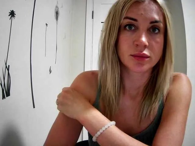 MarryEmm on BongaCams