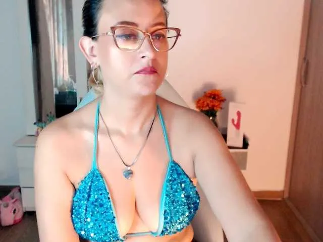 maryline-w on BongaCams