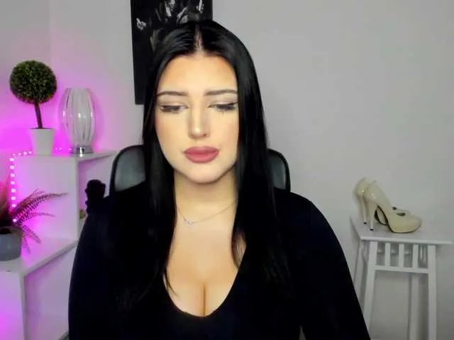 Miabrunette22 on BongaCams