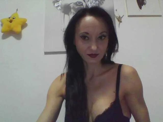 MilfSindy — Hot and mature lady who likes to stand by the body, experienced but sweet, horny and always ready, without headaches and open to new things. What awaits us here? That depends only on us :)