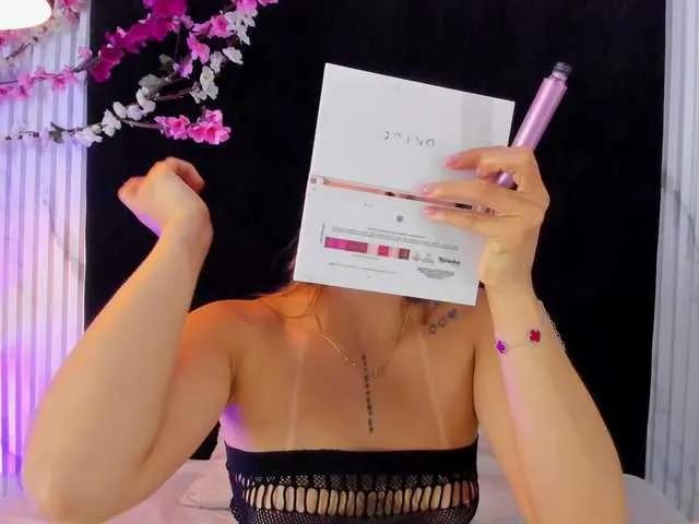 MONIKFOXCR — man who know how to turn on a girl, good talk and nice sex