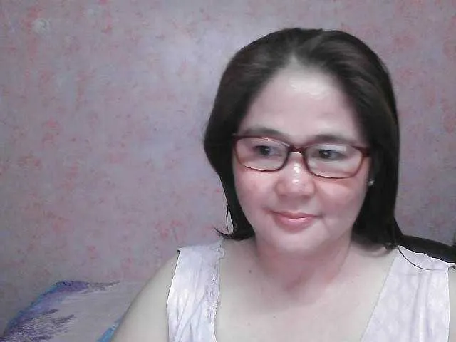 NICEtitspinay on BongaCams