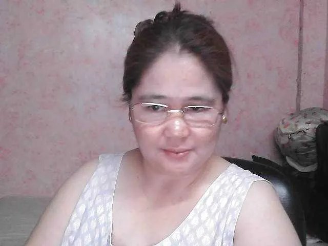 NICEtitspinay on BongaCams