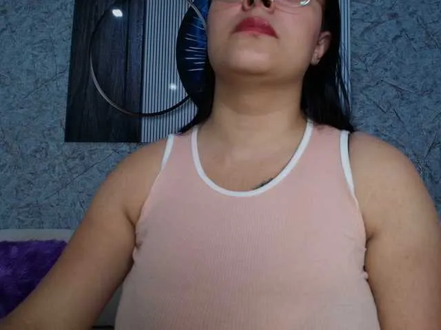 Octaviarouse on BongaCams