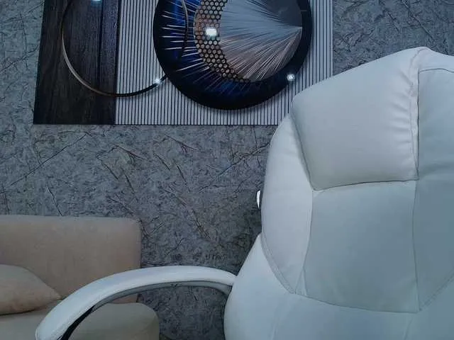 Octaviarouse on BongaCams