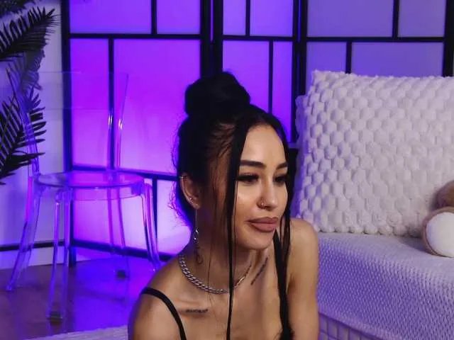 OnlyXandra7 on BongaCams