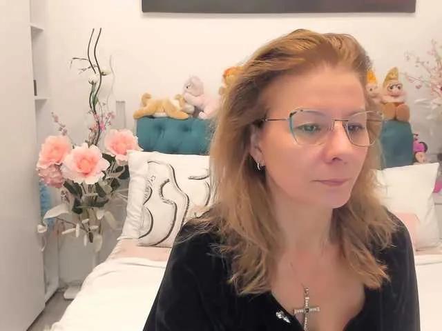 SalomeJade — Your attention :))))