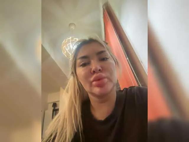 SarahStone on BongaCams 