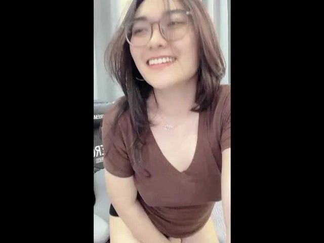 Selena295 on BongaCams 