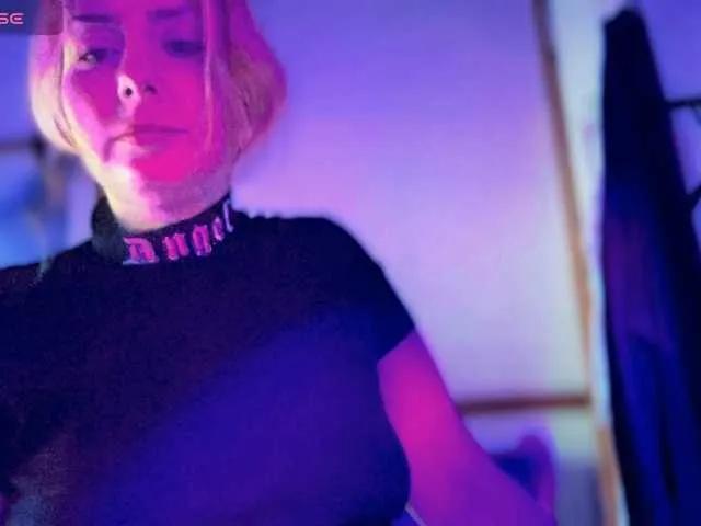 skarlett-rose — bending you to my every will and making you submit to me in every way imaginable. unzip your fucking pants, now... and open your wallet and make it rain all over me.