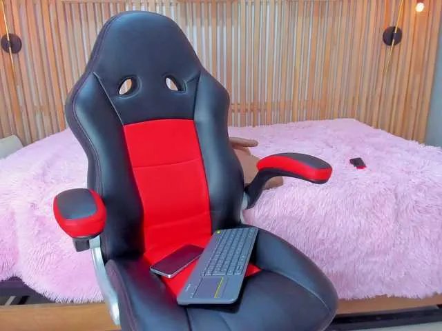 StephanySummer on BongaCams