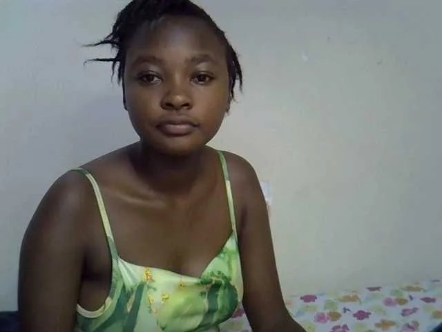 sweet-luna1 on BongaCams 