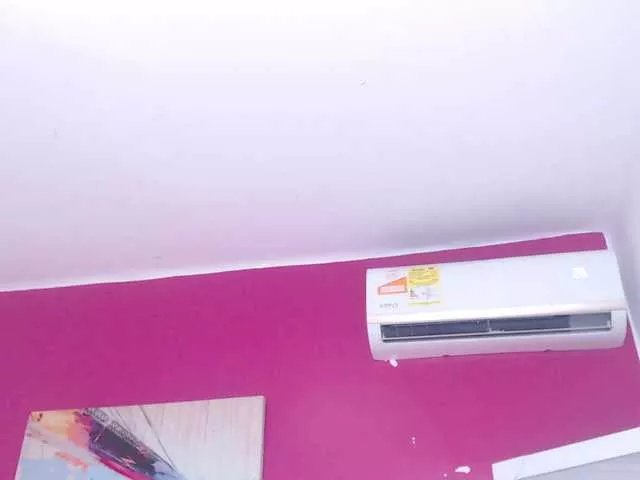 tiny-whore on BongaCams