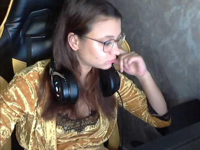 yanina7777 on BongaCams