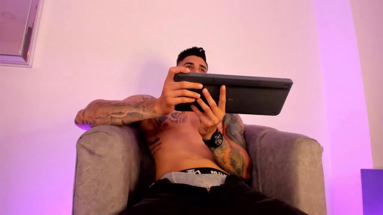 asmodeus_bael on Cam4