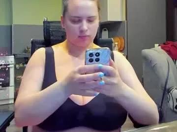 1lindsey1 — Welcome to my room #bbw #bigboobs #feet #pvt #bigbelly