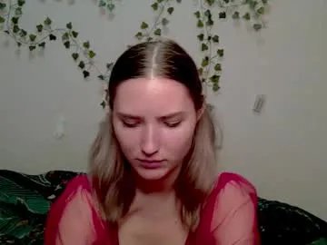 _kikiclark_ on Chaturbate 