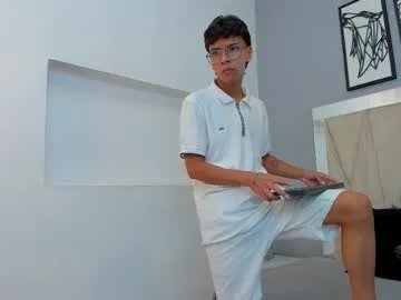 adams_bobby on Chaturbate 