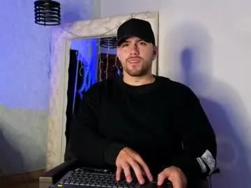 ades_lowe on Chaturbate