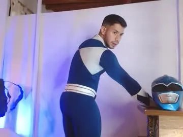 axxell20 — Axxell20's room Hey guys, every day I try to innovate, and among all the things that go through my head, I came up with this outfit today. I hope you like #muscle #cum #lovense #muscleworship #bigcock