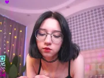 belle_phine — GOAL: make my morning unforgettable [34 tokens remaining] My name is Bea, happy to bring you smiles and joy! #18 #new #shy #skinny #lovense