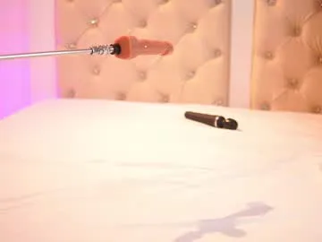 caroline_adams_ on Chaturbate