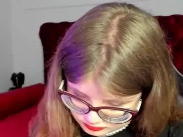 chloehalses on Chaturbate