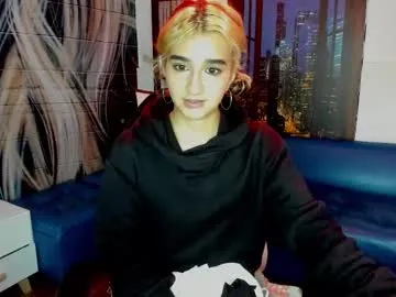 dolly_pocket on Chaturbate