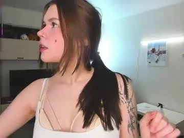 heathernextdoor — GOAL: up my top and show my belly [60 tokens remaining] Selecting makeup for Valentine's Day.Try to distract me with vibrations #saliva #bigass #fetish #curvy #tease